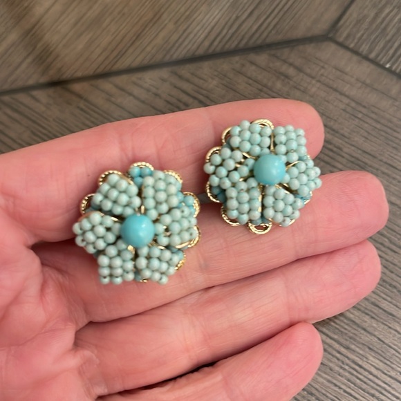 Vintage Japan Blue Flower Seed Bead Screw Back Clip Earrings - Picture 9 of 14